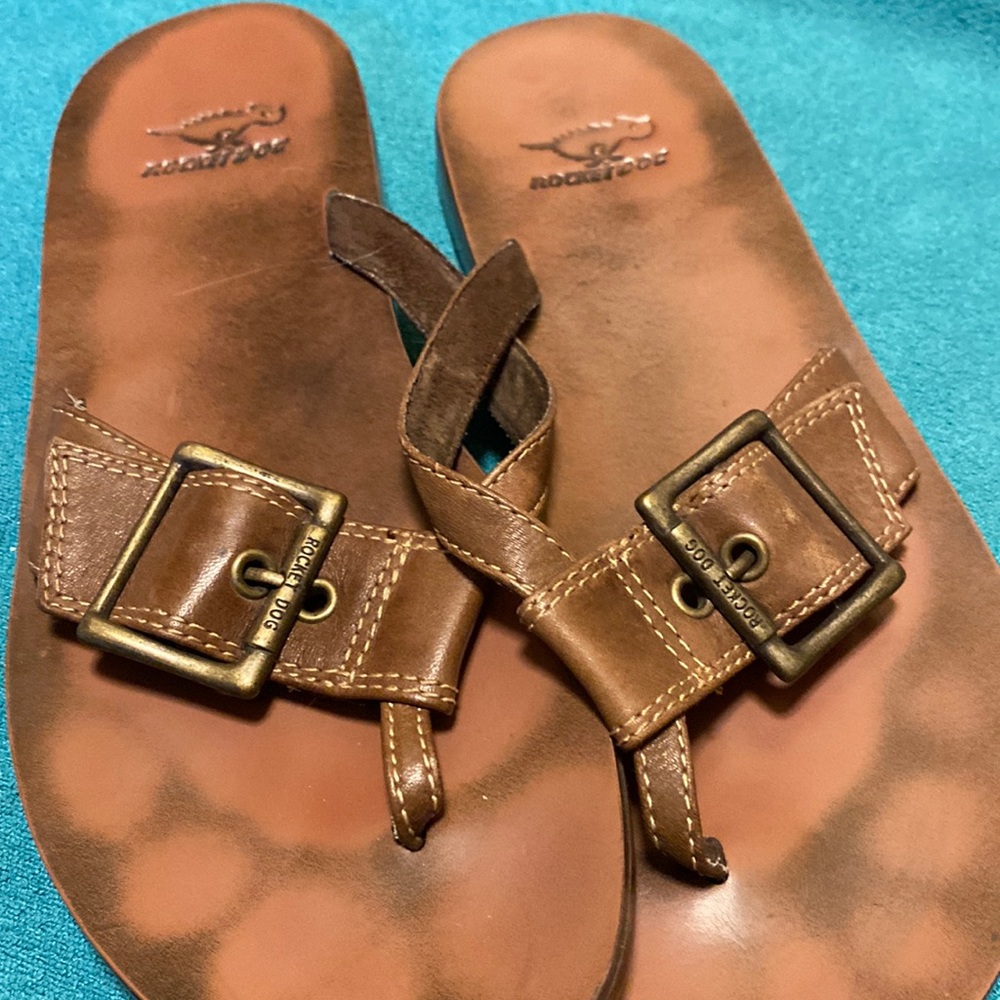 Rocketdog Ladies side Buckle leather flip flops size 8